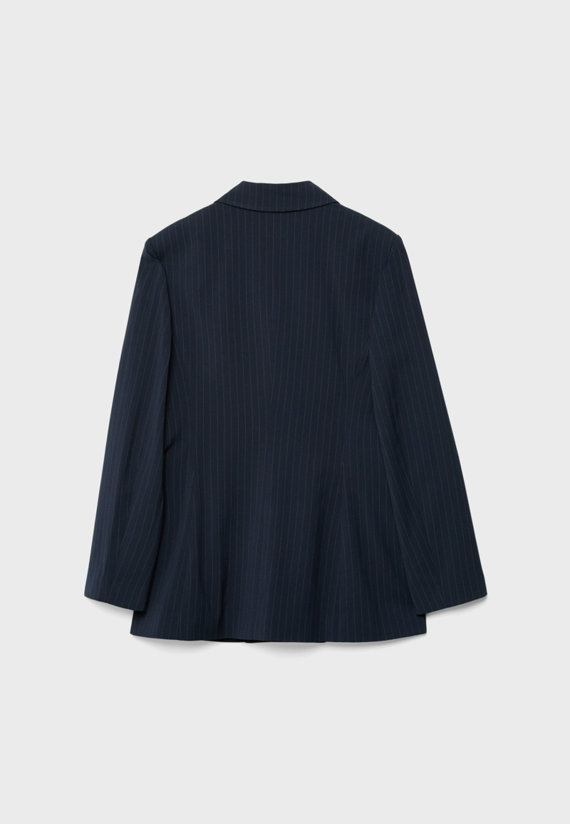 Приталенный пиджак в полоску