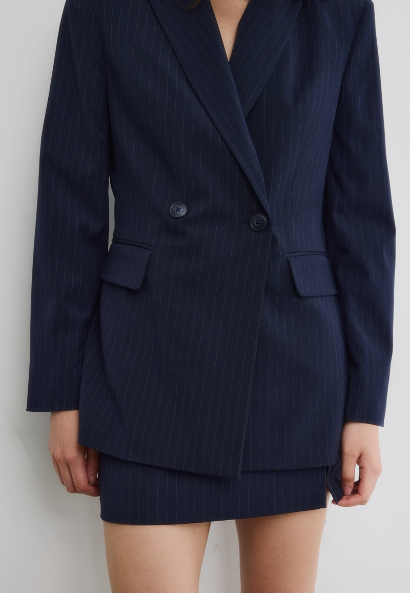 Приталенный пиджак в полоску