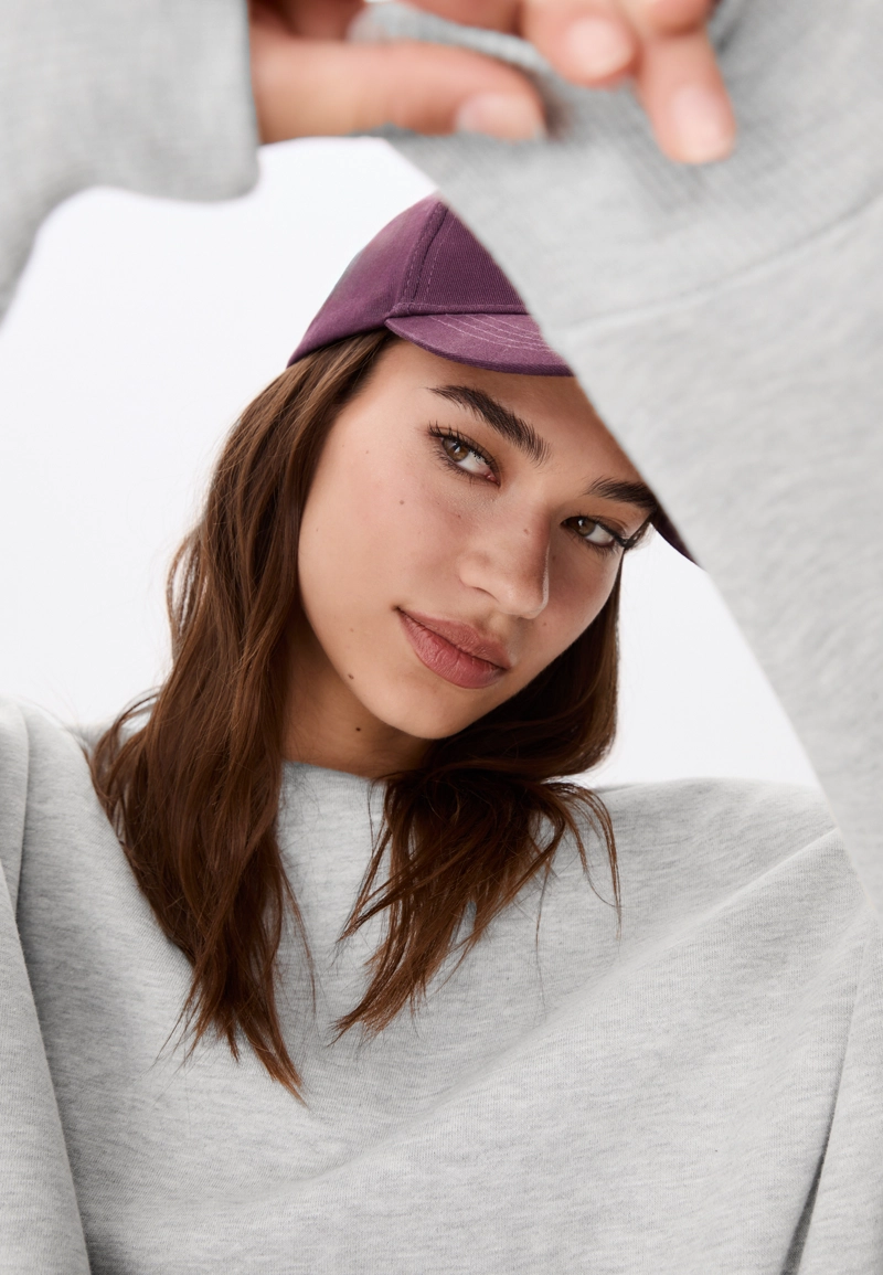 Базовая толстовка с открытыми плечами