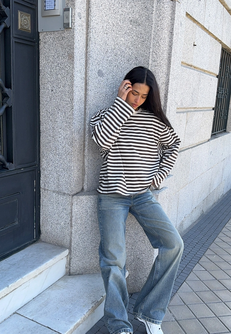 Полосатая футболка с длинными рукавами