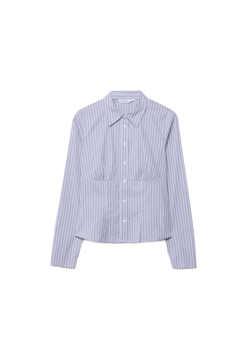 Приталенная рубашка с декоративным швом под грудью