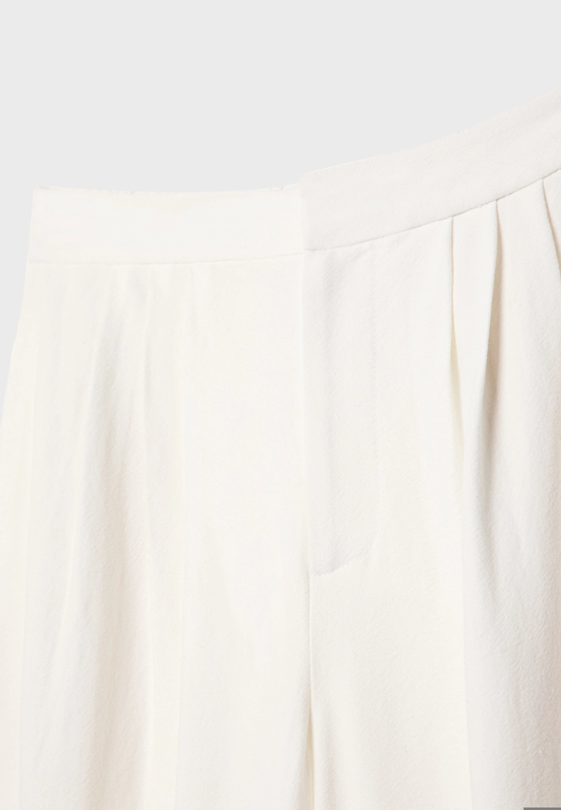 Брюки-кюлоты с защипами из льна