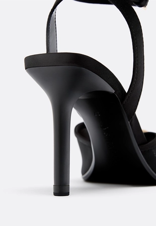 Босоножки на каблуке из сетки с металлическими деталями- Заказать в России