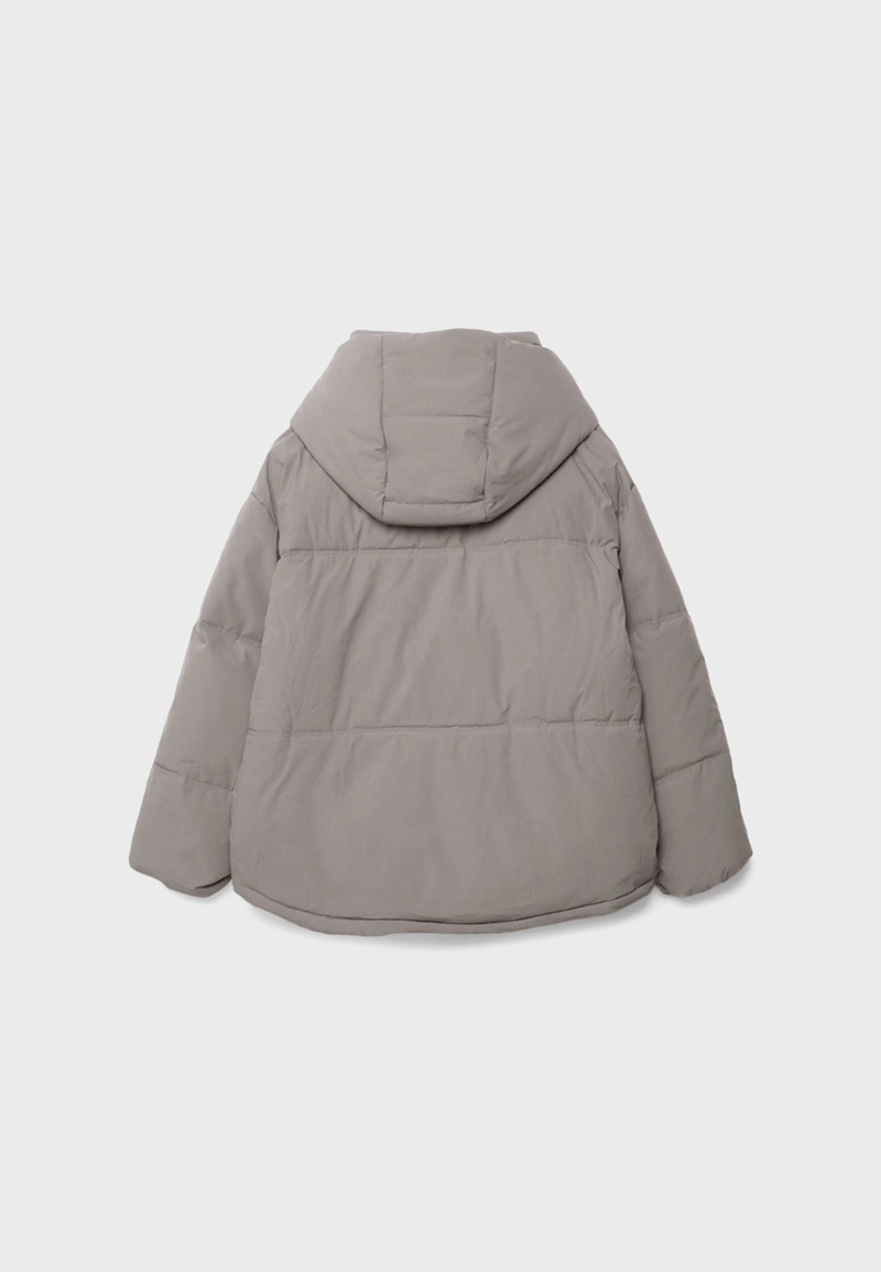 Объемная стеганая куртка с капюшоном