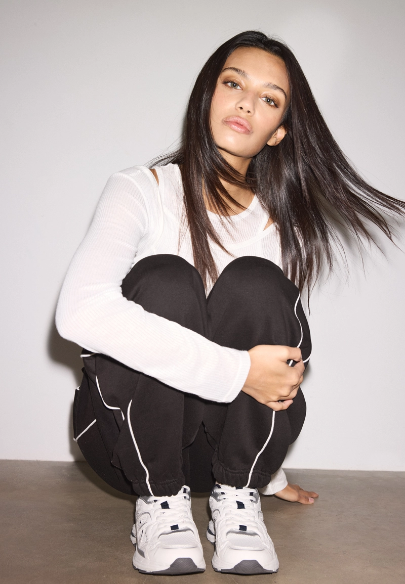 Брюки-джоггеры с кантом