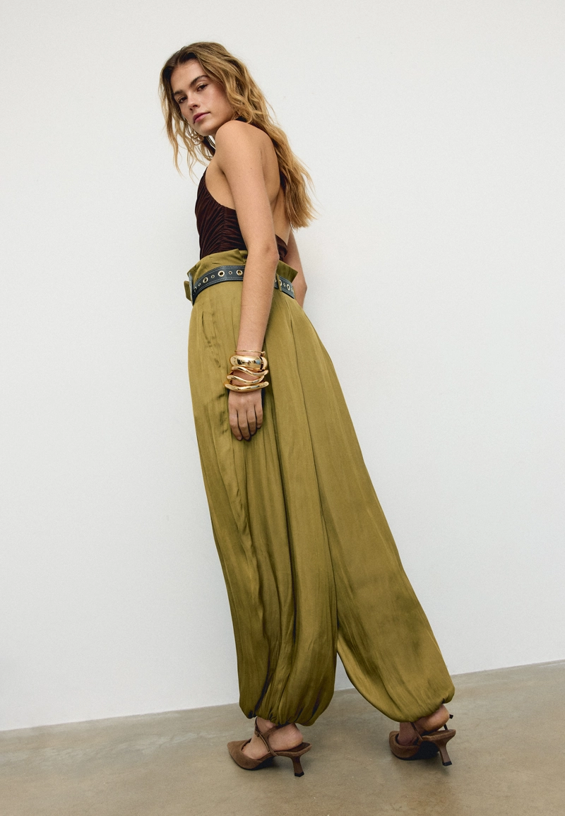 Атласные брюки с низкой проймой и поясом