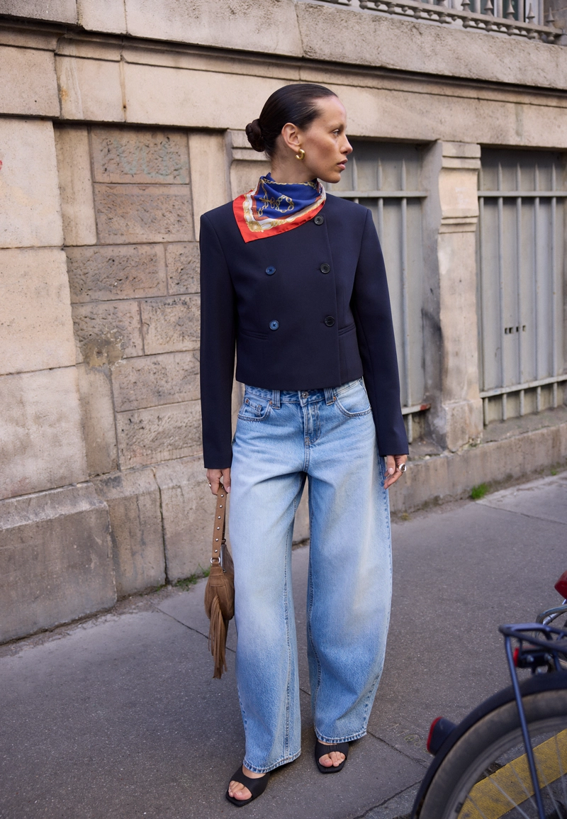 Укороченный пиджак с круглым вырезом