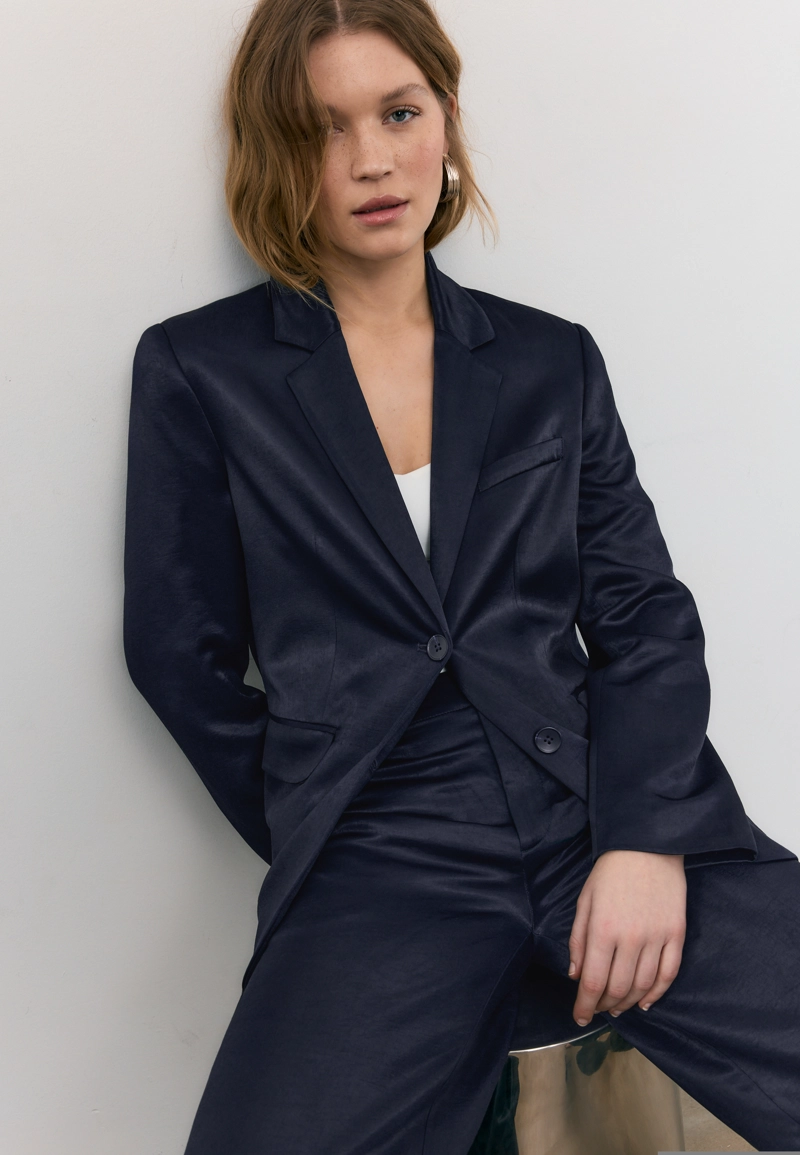 Атласный пиджак