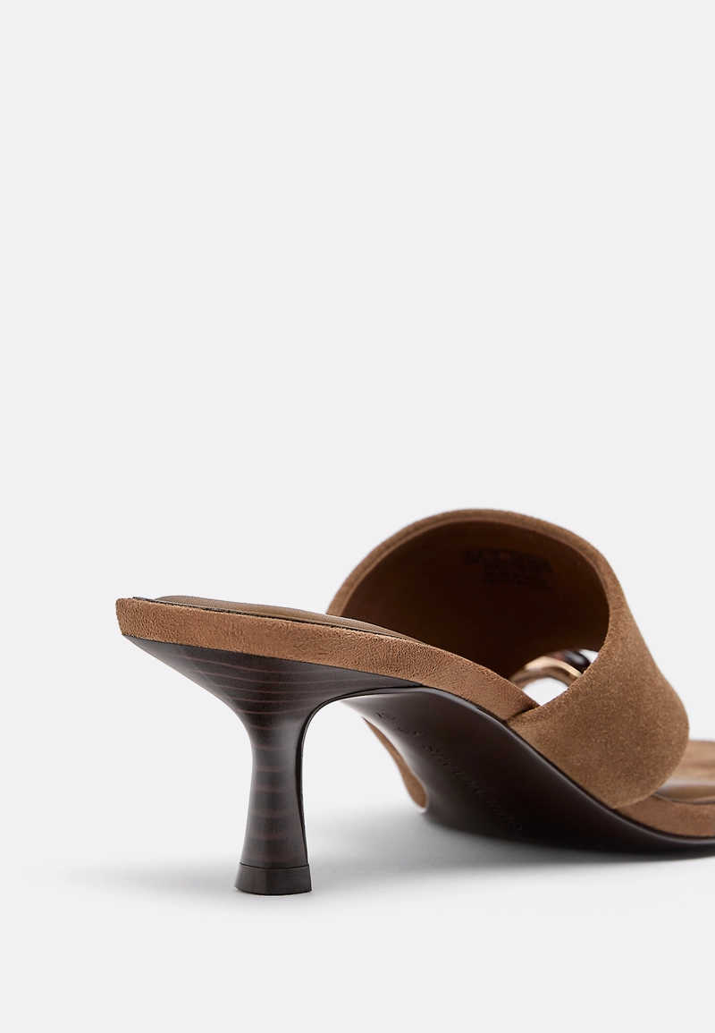 Кожаные босоножки на среднем тонком каблуке