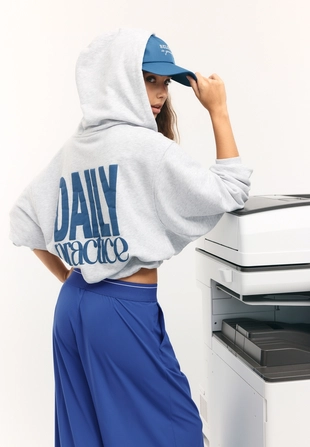 Толстовка-бомбер с принтом на капюшоне- Заказать в России