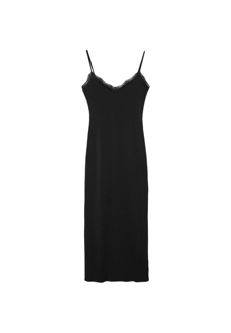 Длинное вязаное платье на бретелях с кружевом