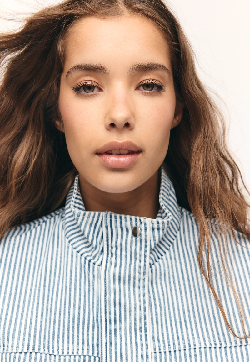 Джинсовая куртка в полоску