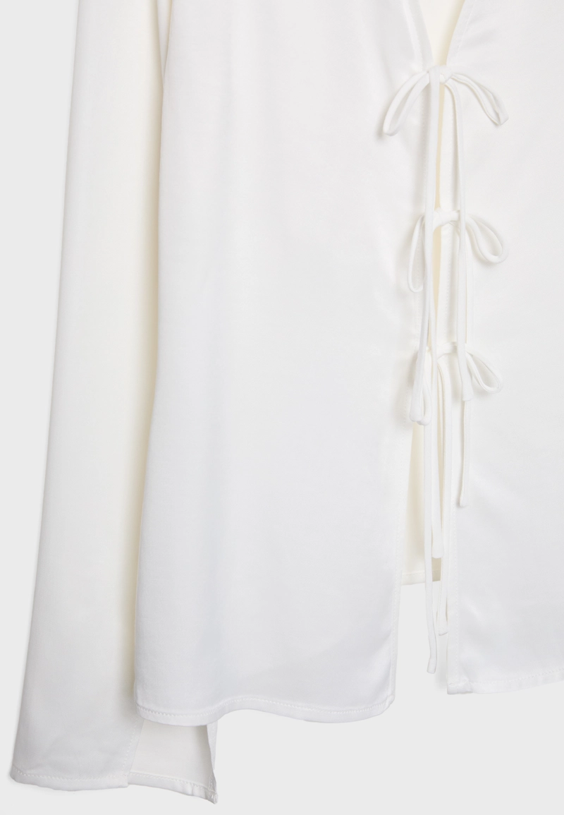 Атласная рубашка с завязками