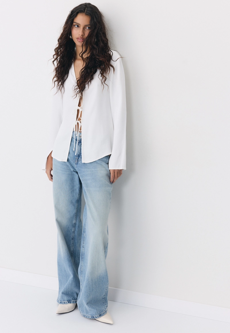 Атласная рубашка с завязками