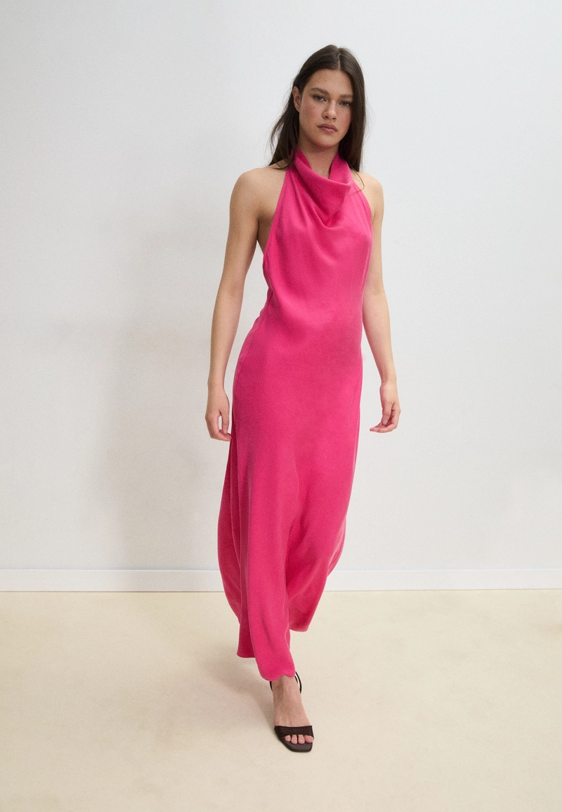 Платье миди с горловиной халтер и открытой спиной