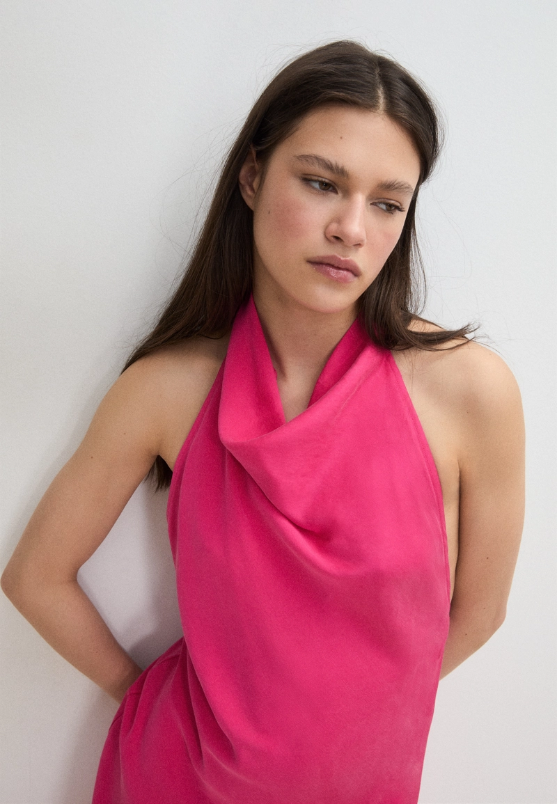 Платье миди с горловиной халтер и открытой спиной