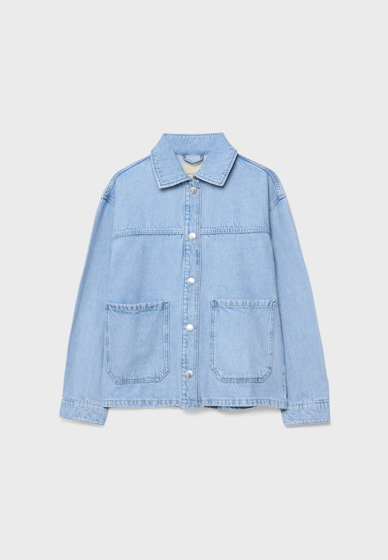 Джинсовая куртка с карманами