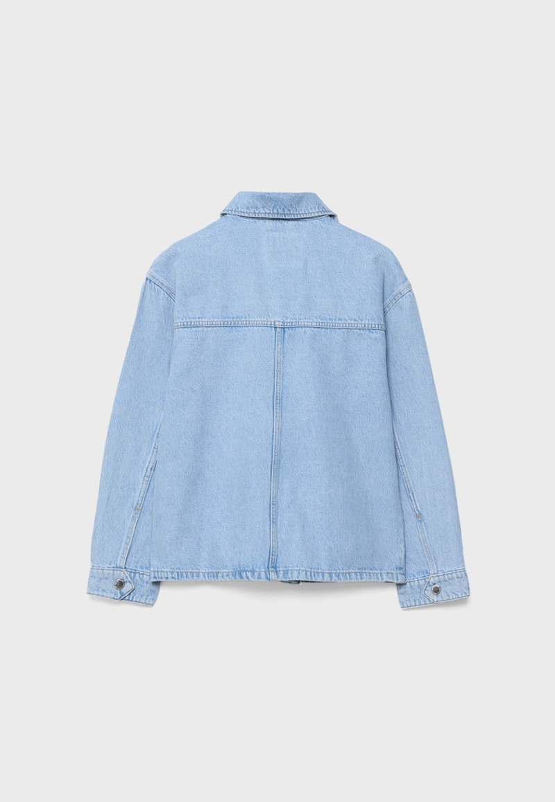 Джинсовая куртка с карманами