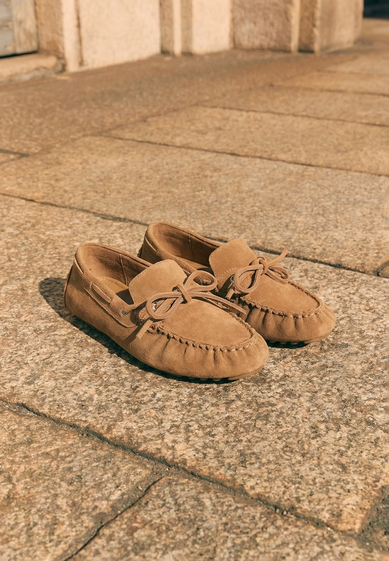 Кожаные лодочные туфли со шнурком