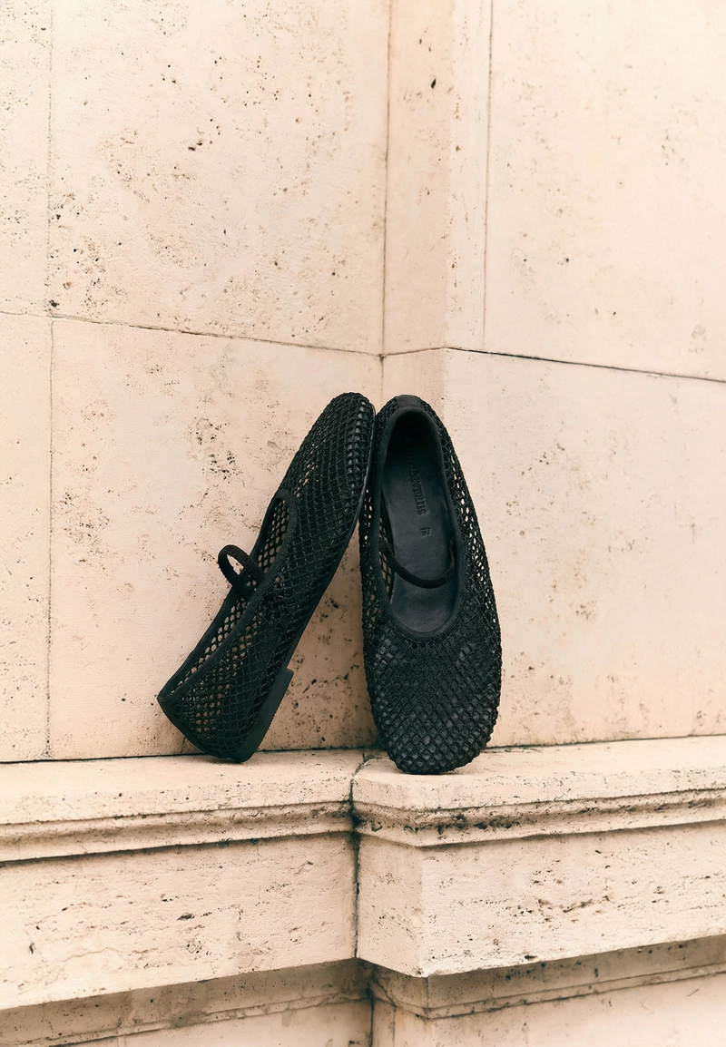 Balerini din plasă cu baretă