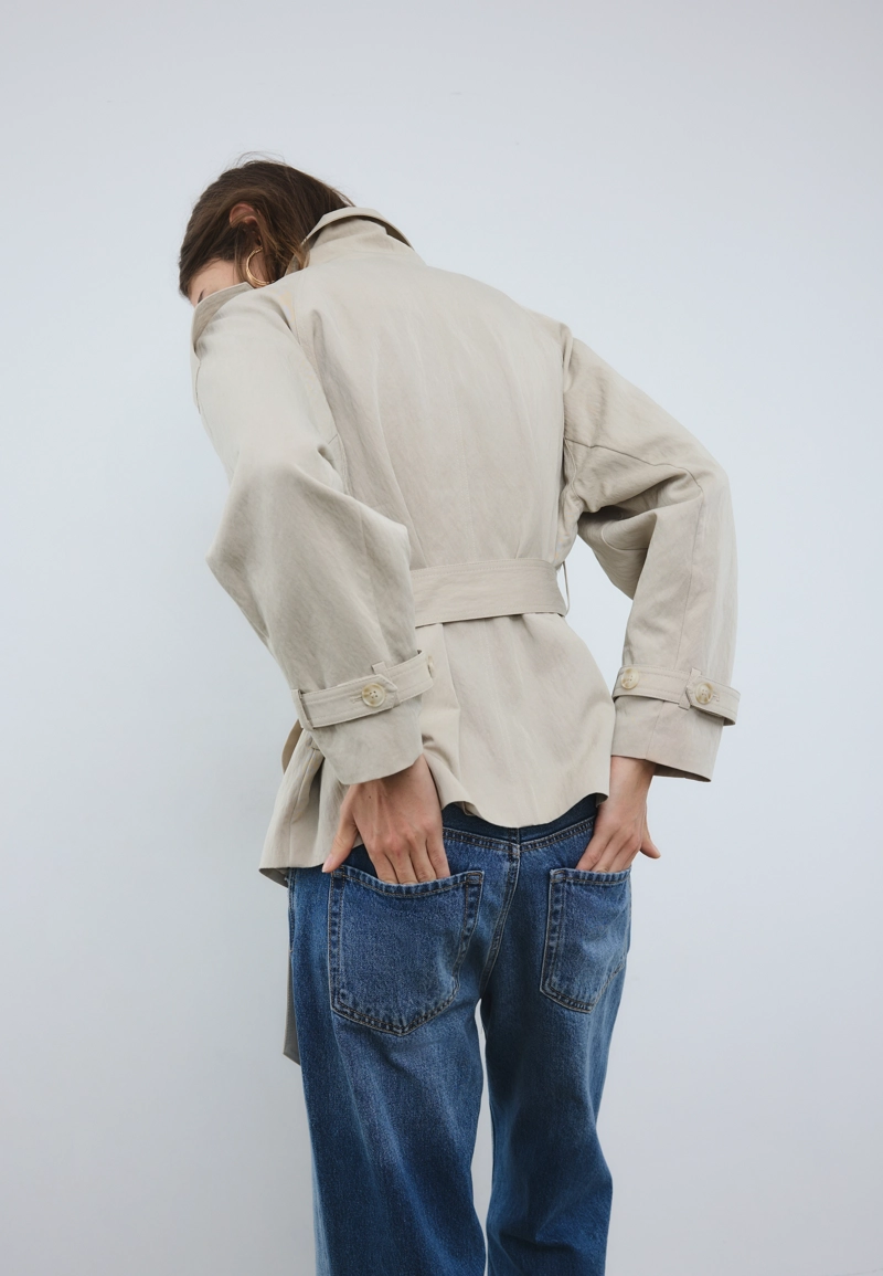 Тренч с высоким воротником