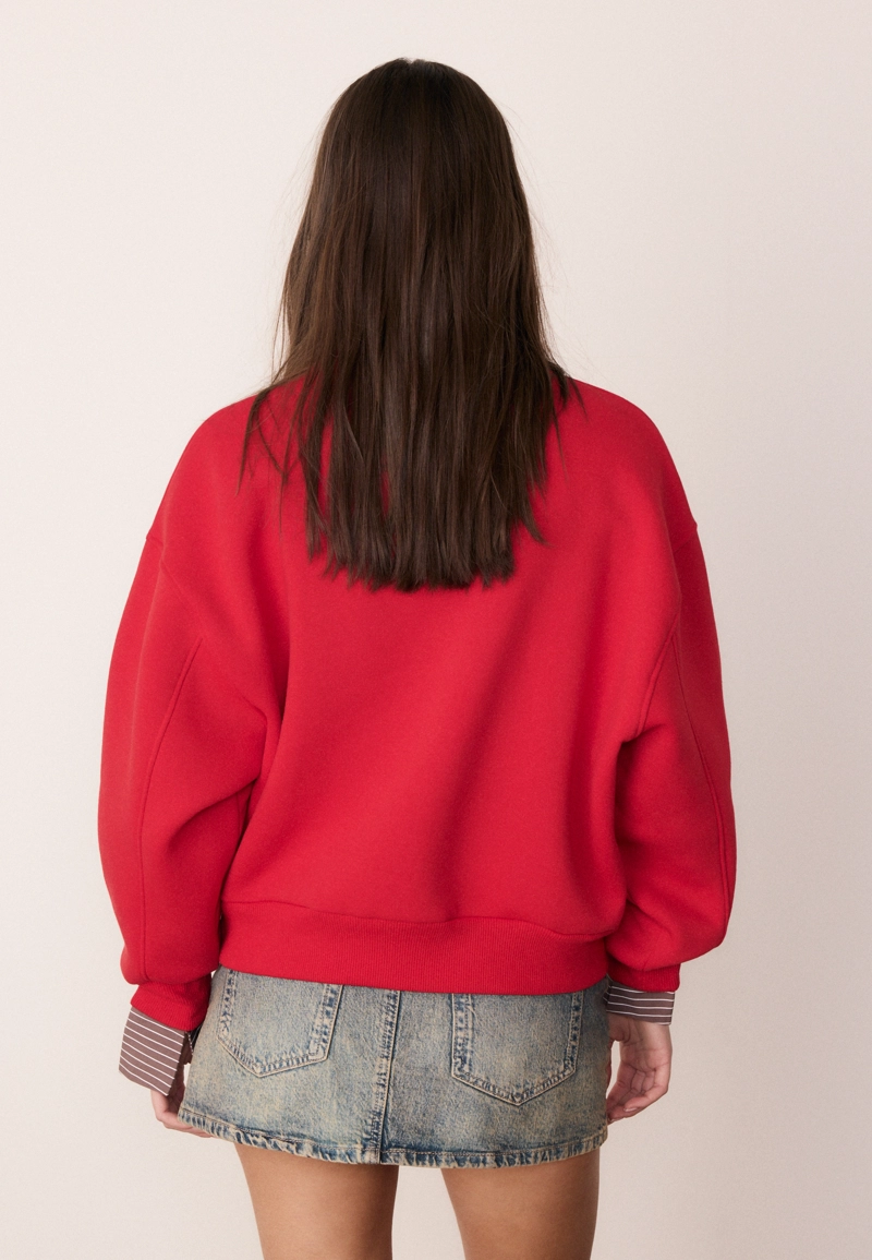 Толстовка на молнии с вышивкой