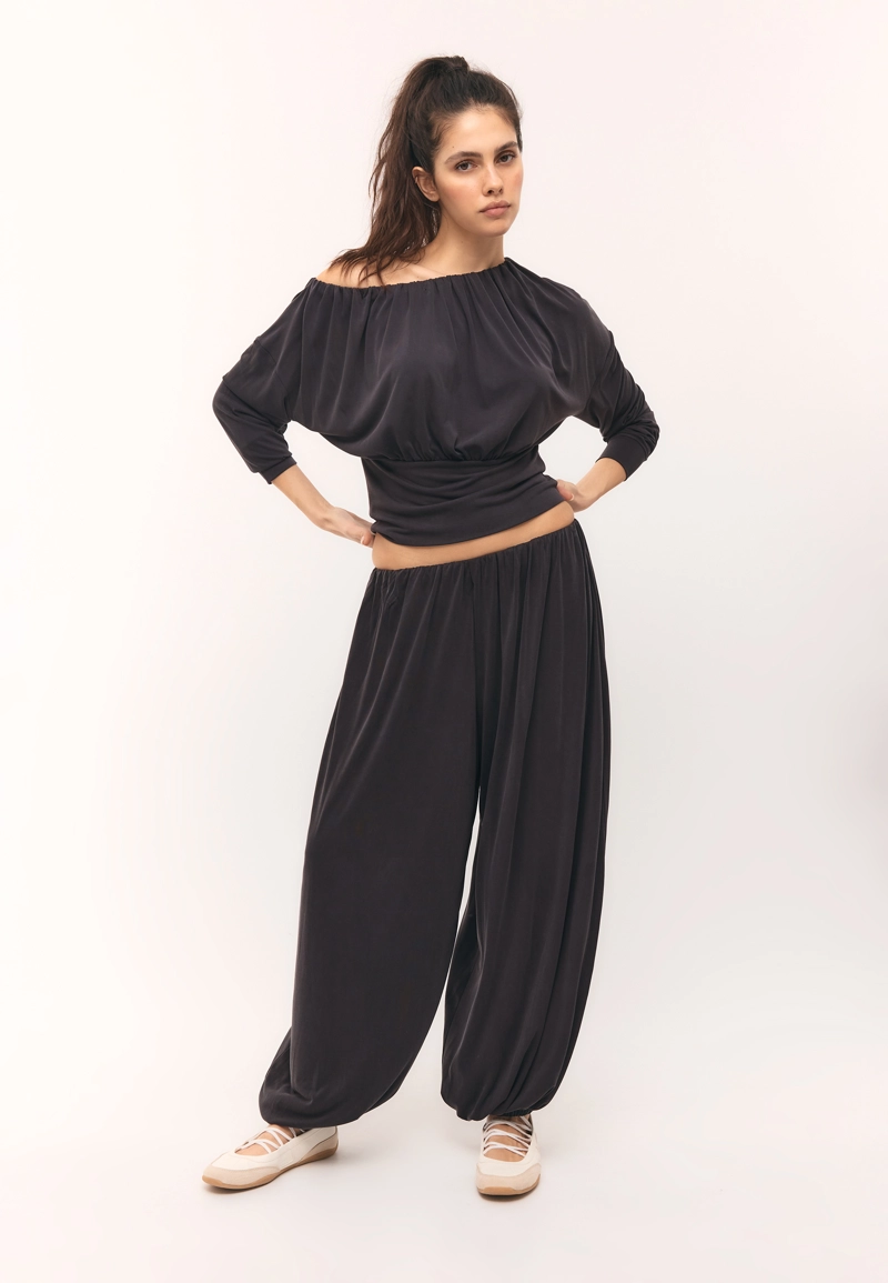 Брюки-баллон из мягкой струящейся ткани