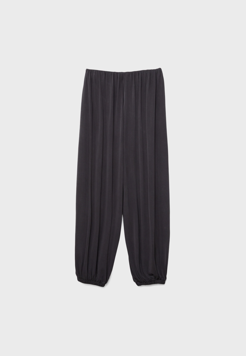 Брюки-баллон из мягкой струящейся ткани