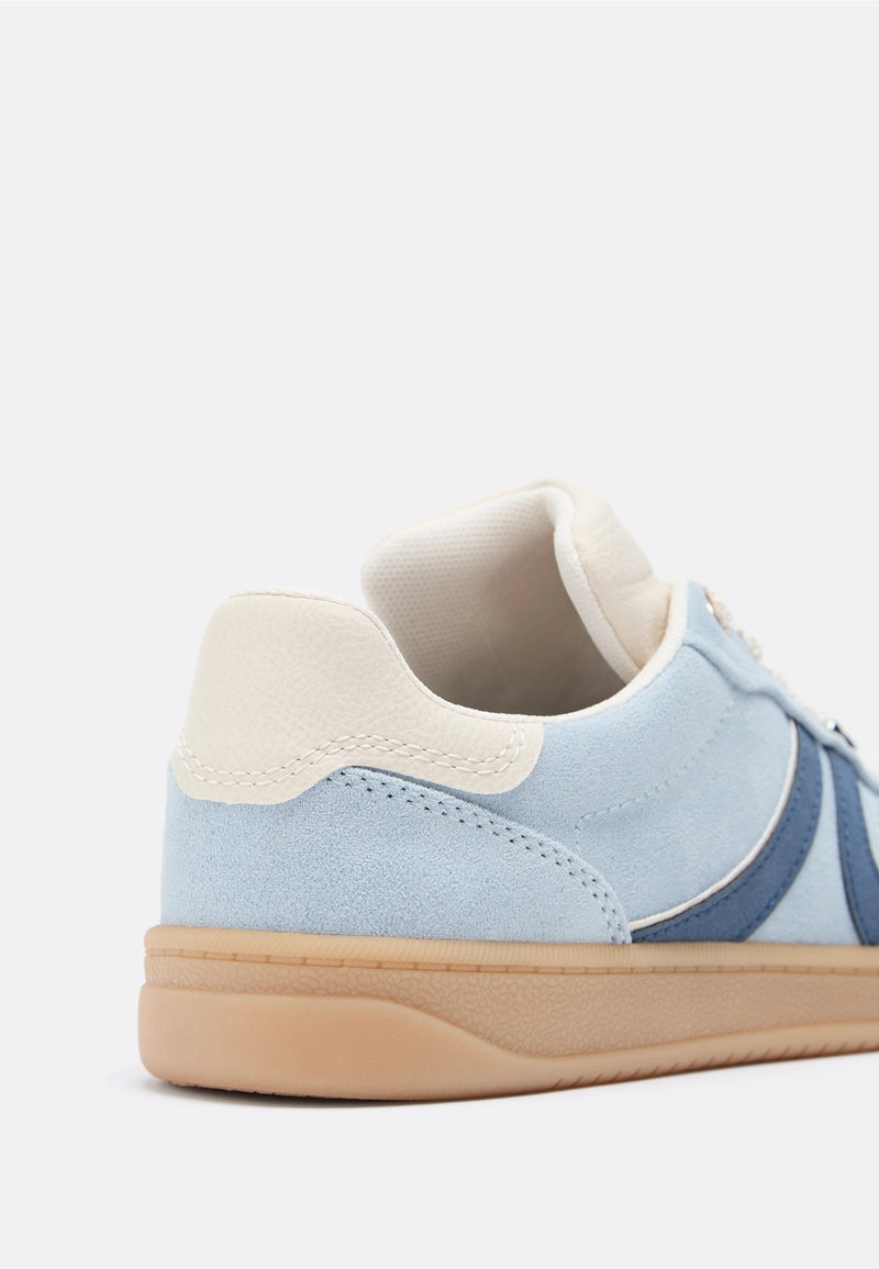 Повседневные кроссовки из искусственной замши