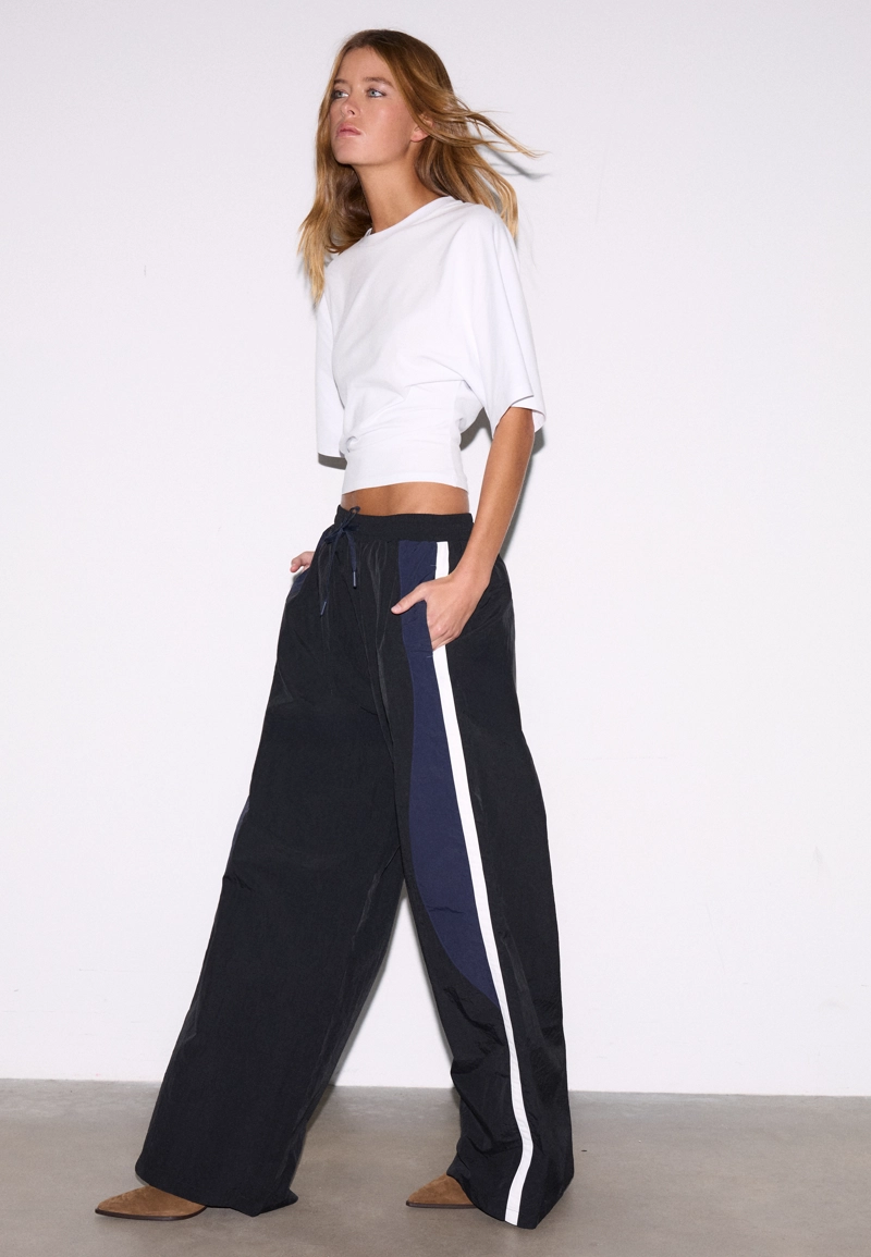 Футболка с короткими рукавами в японском стиле