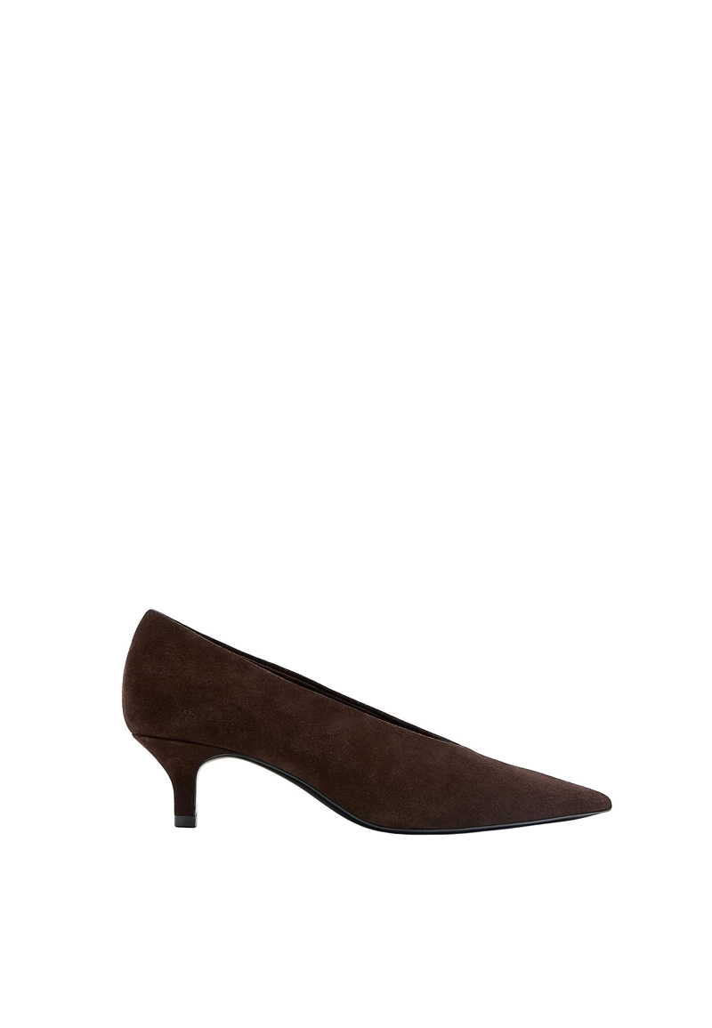 Закрытые кожаные туфли на каблуке