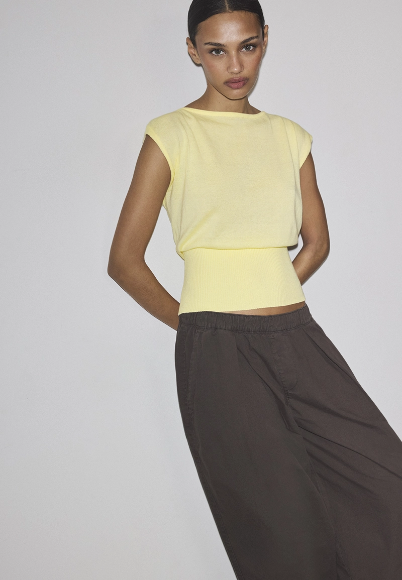 Вязаный топ с поясом