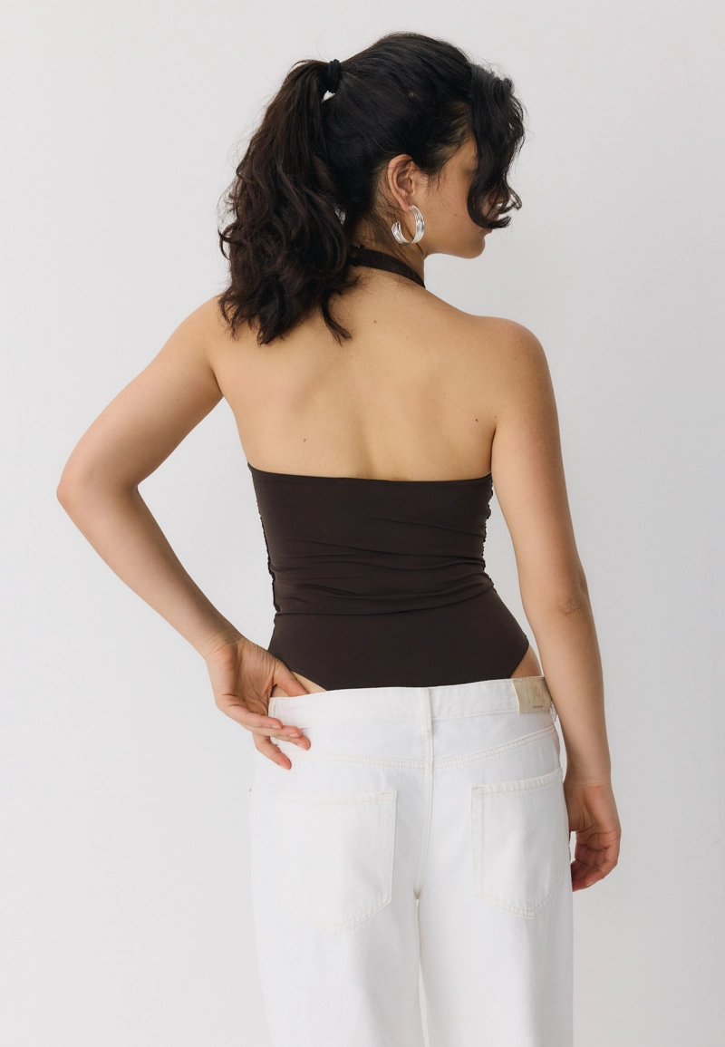 Боди с горловиной халтер