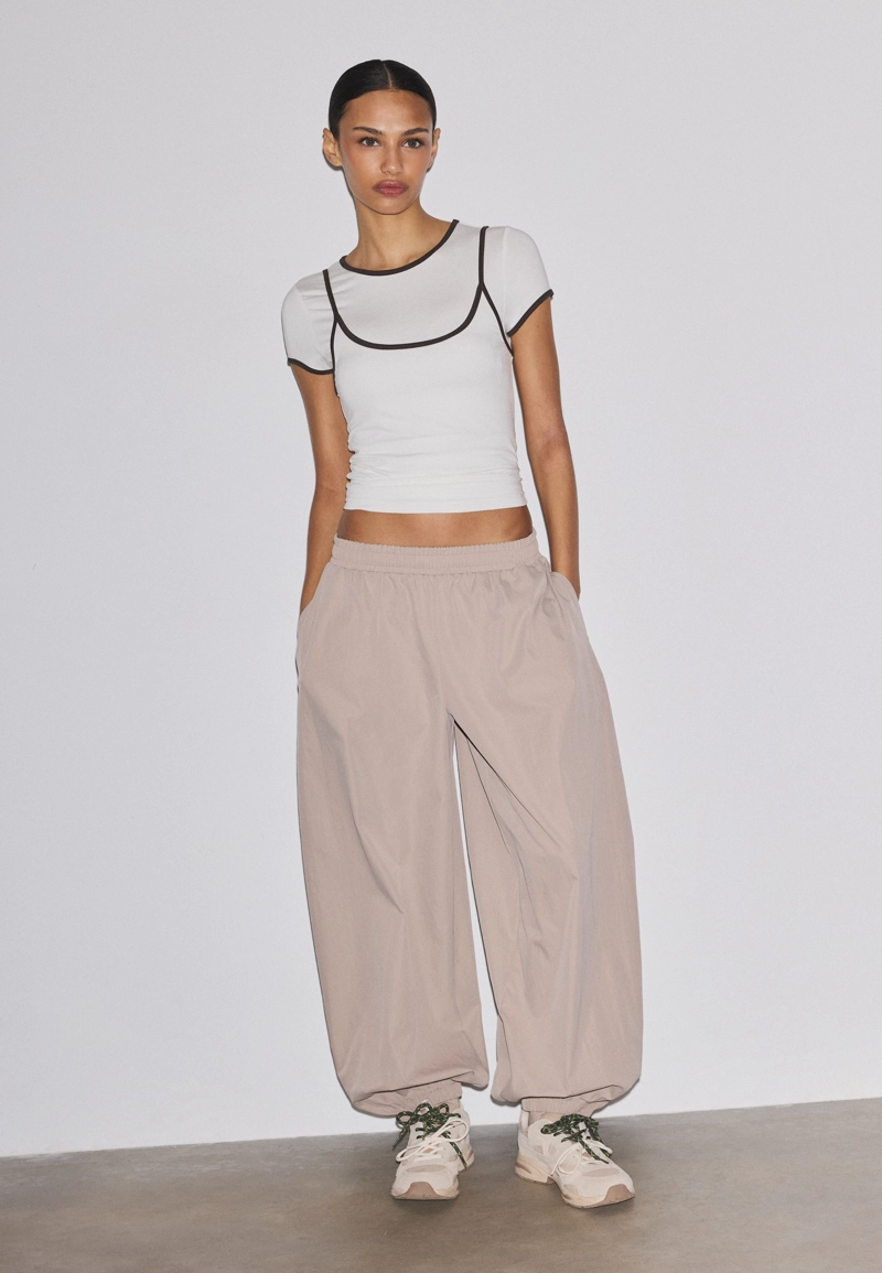 Футболка с контрастными деталями