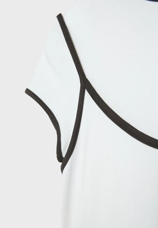 Футболка с контрастными деталями- Заказать в России