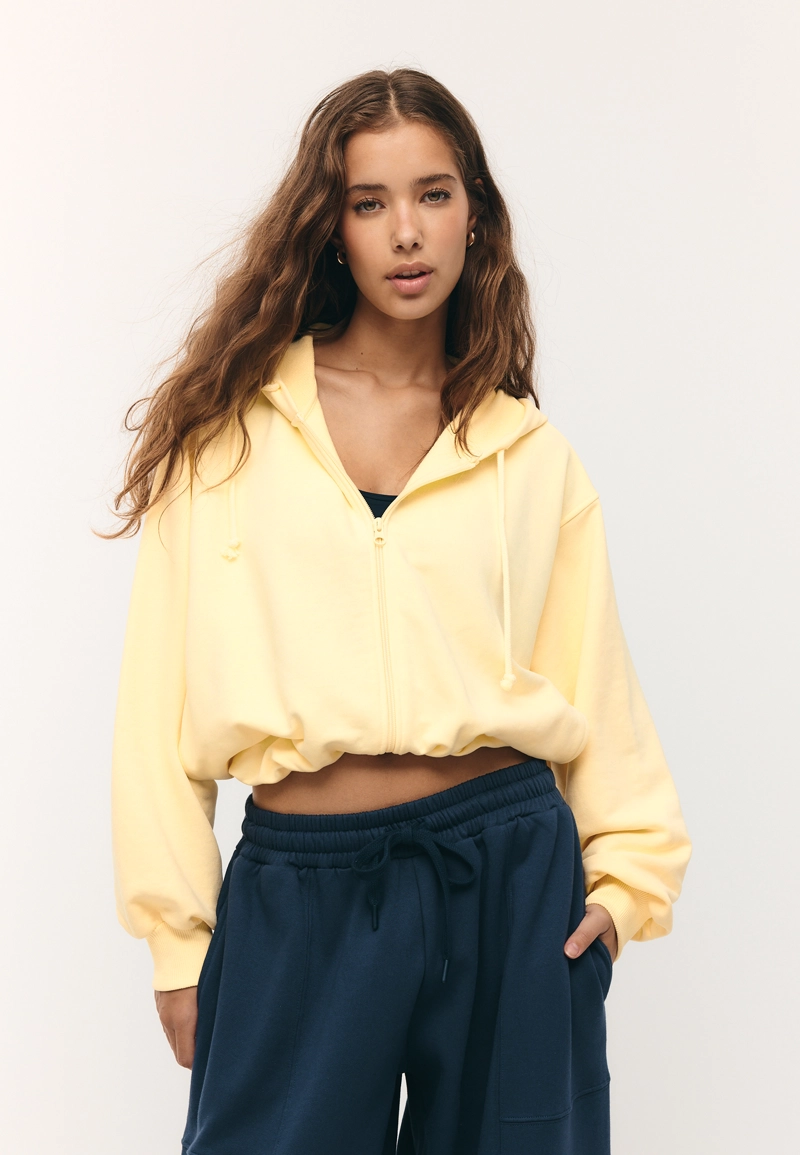 Толстовка-бомбер с принтом на капюшоне