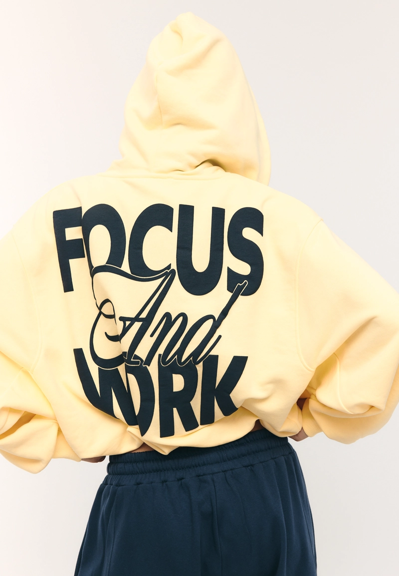 Толстовка-бомбер с принтом на капюшоне