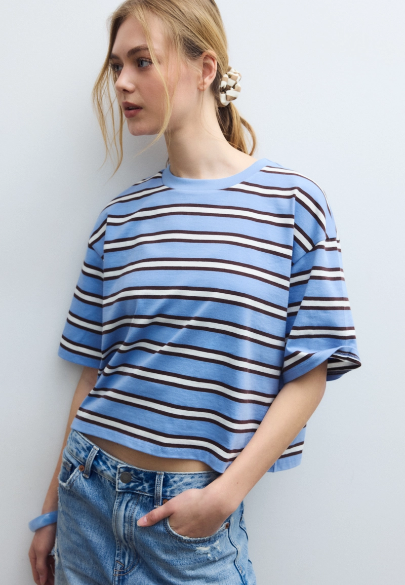 Полосатая футболка с короткими рукавами