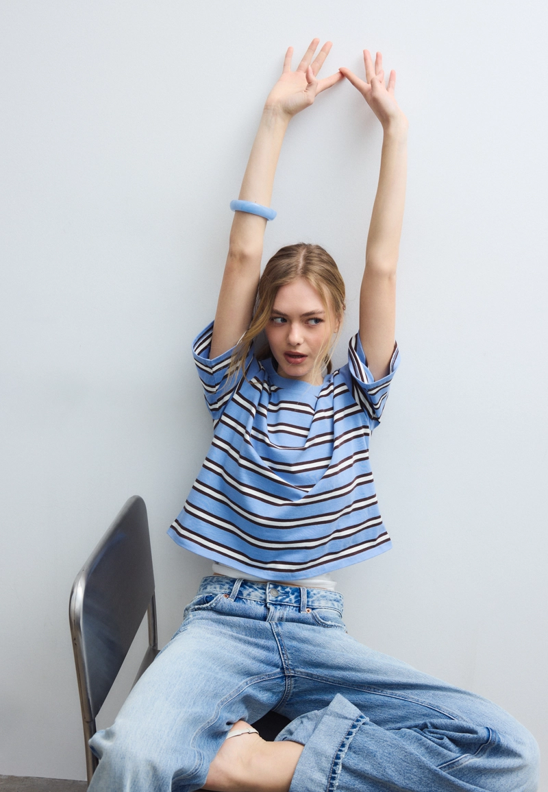 Полосатая футболка с короткими рукавами