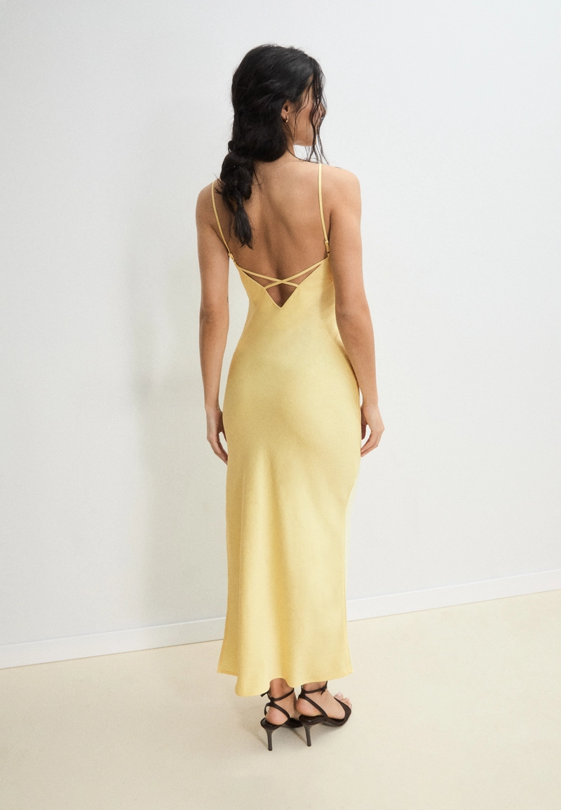 Атласное платье миди