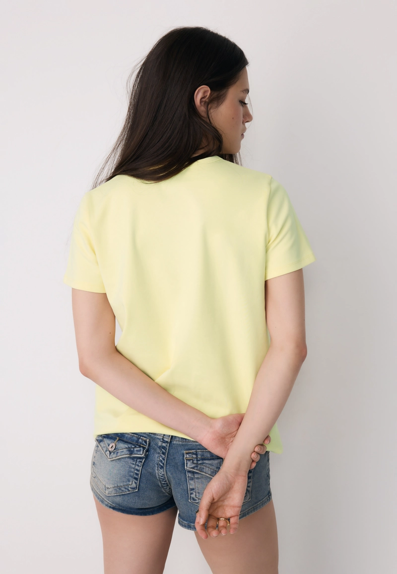 Базовая футболка regular из мягкой ткани