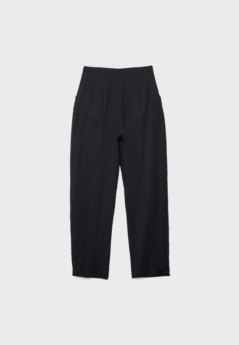 Свободные брюки с пряжкой