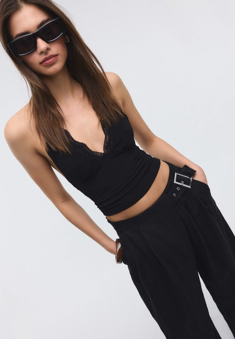 Свободные брюки с пряжкой