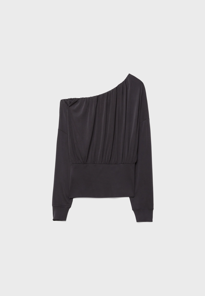 Асимметричная футболка с мягкой текстурой