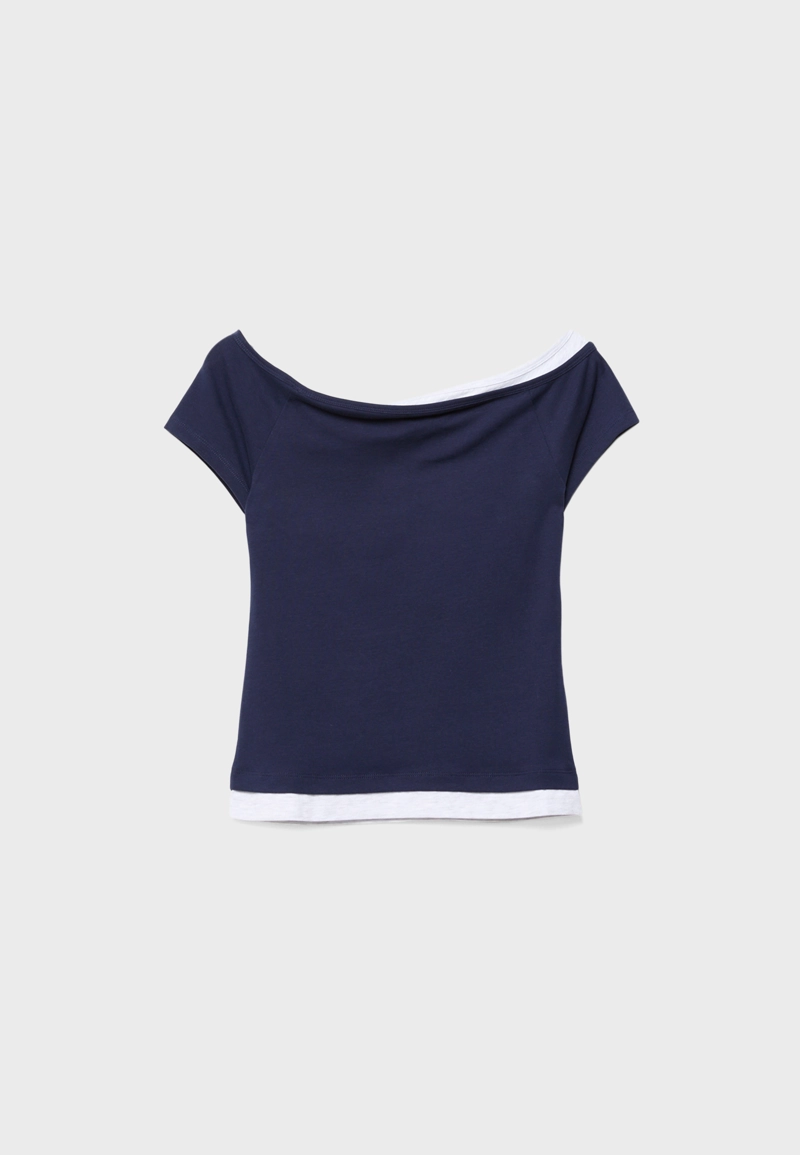 Футболка с вырезом-лодочкой