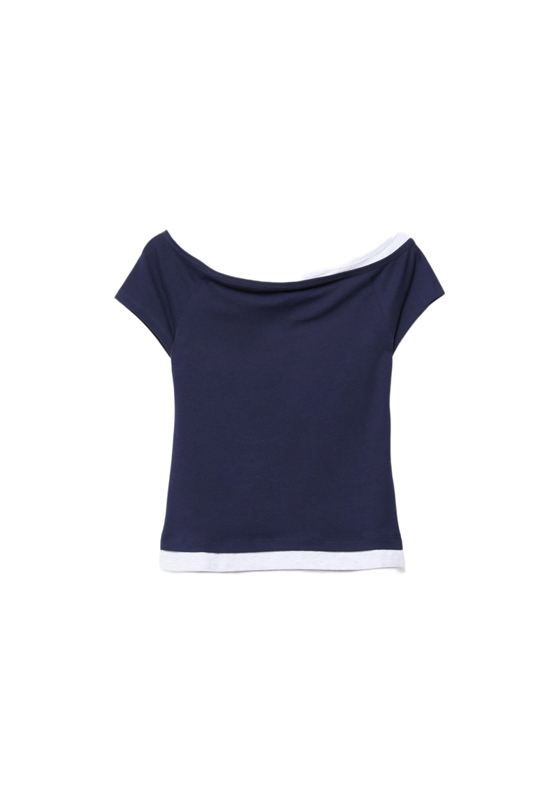 Футболка с вырезом-лодочкой