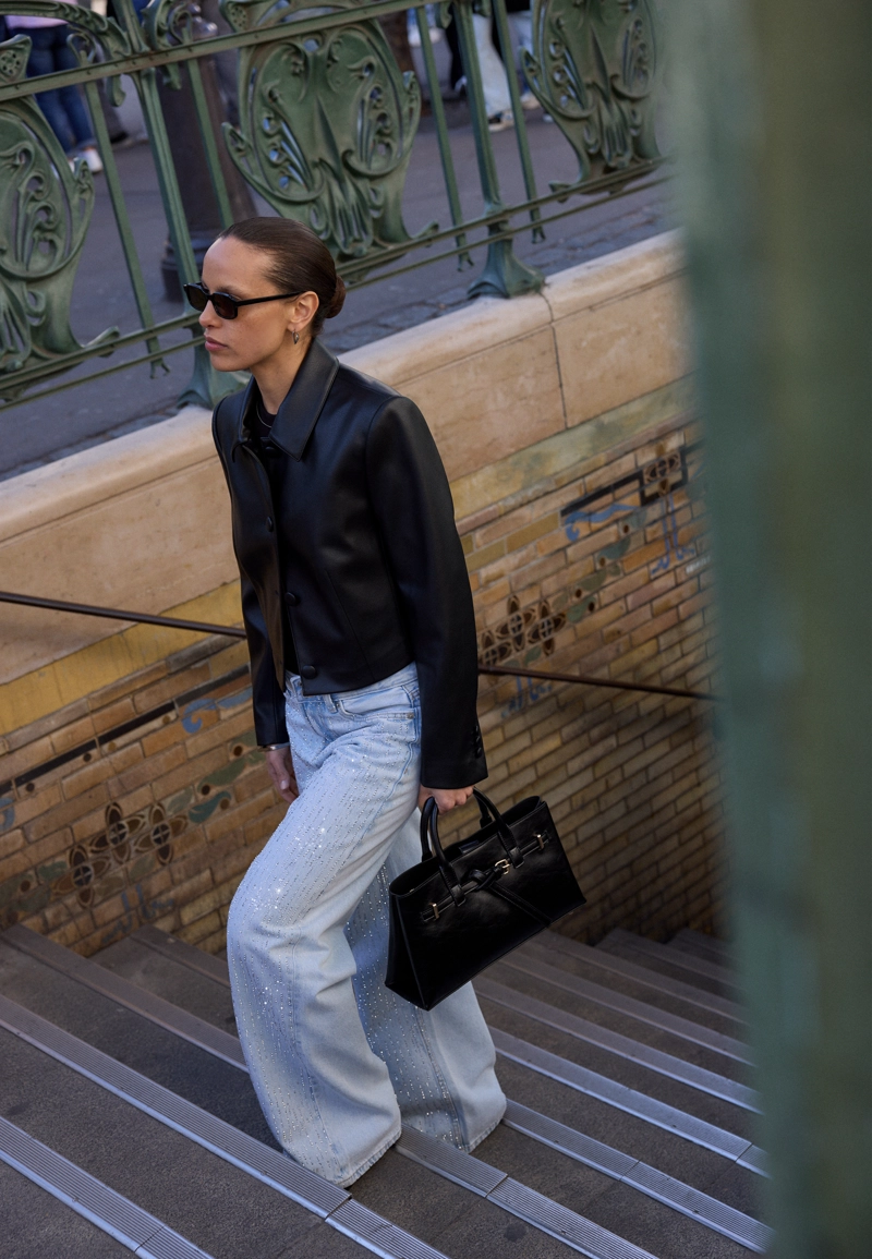 Джинсы с низкой посадкой, широкими штанинами и блестящей отделкой