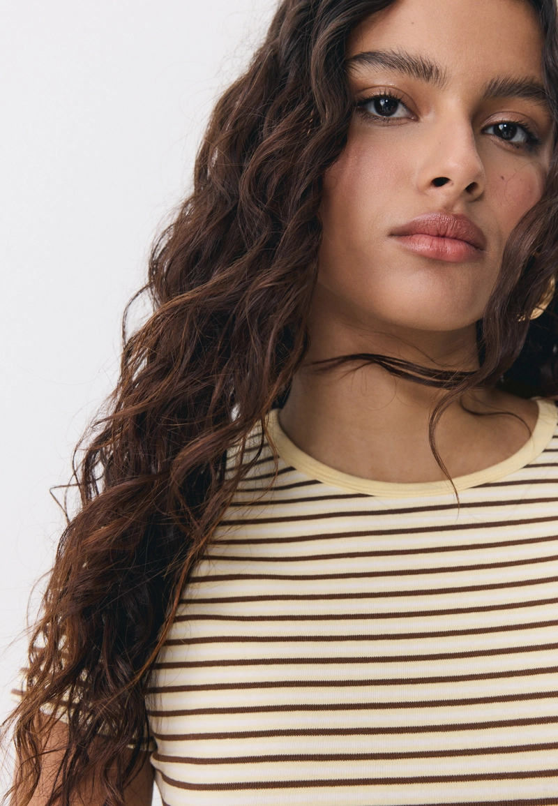 Базовая футболка зауженные в полоску