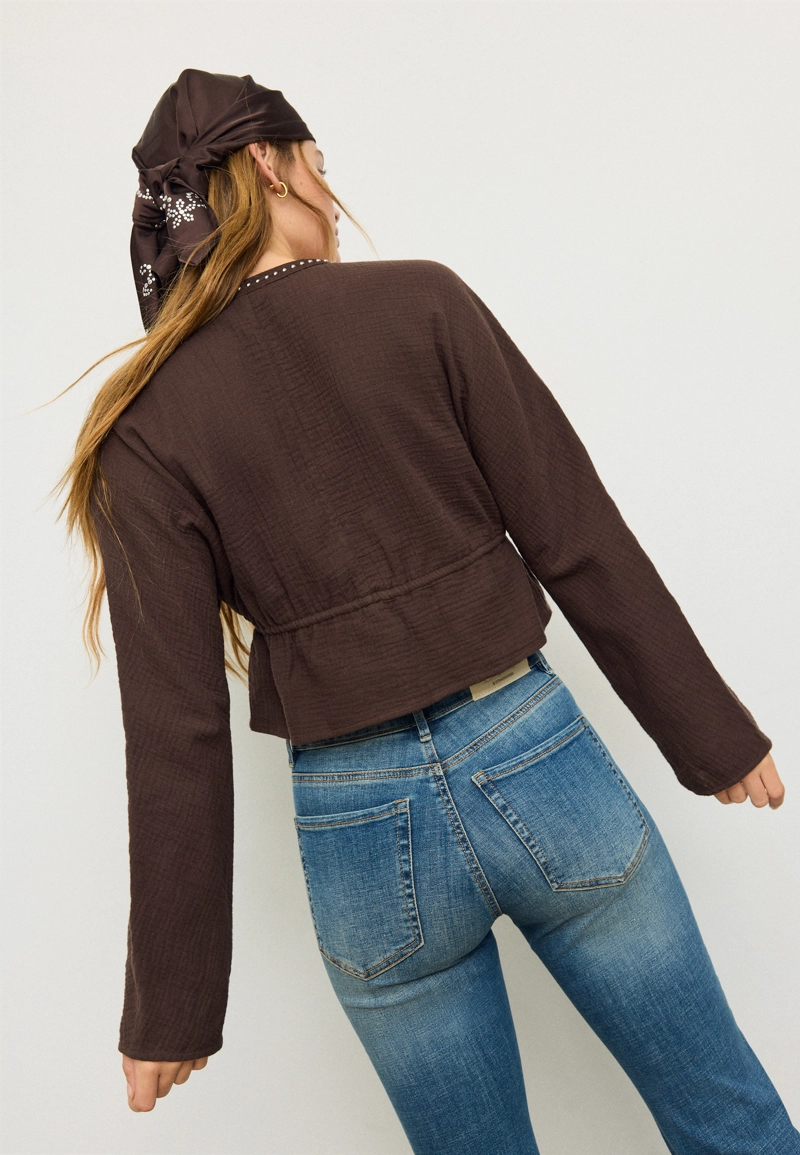 Рубашка с открытыми заклепками