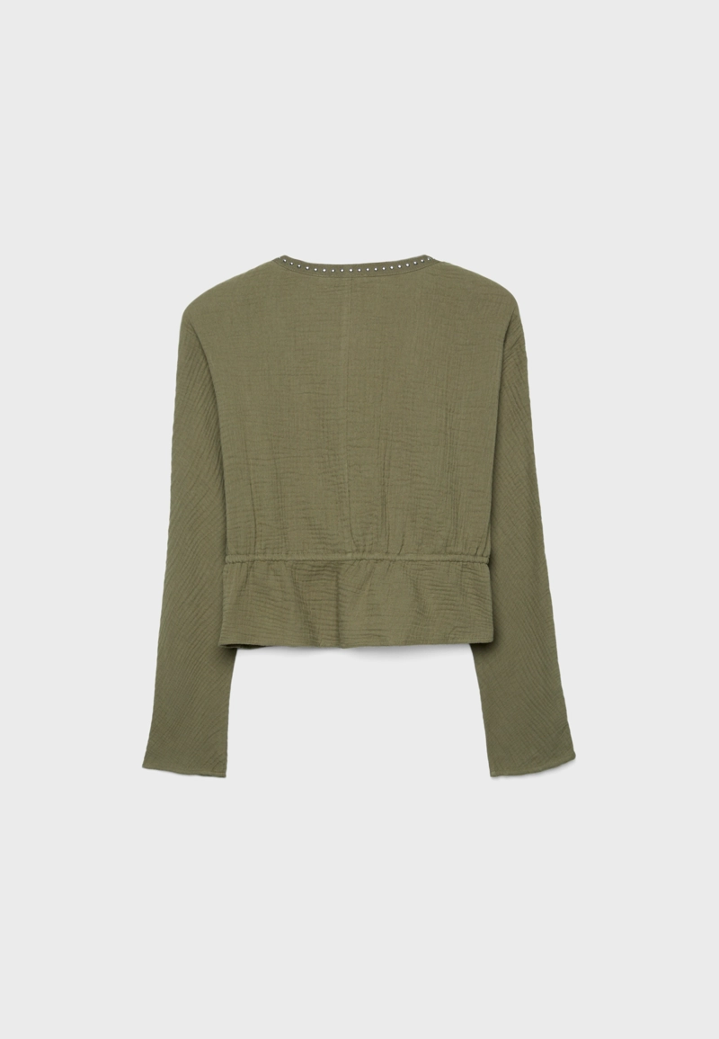 Рубашка с открытыми заклепками